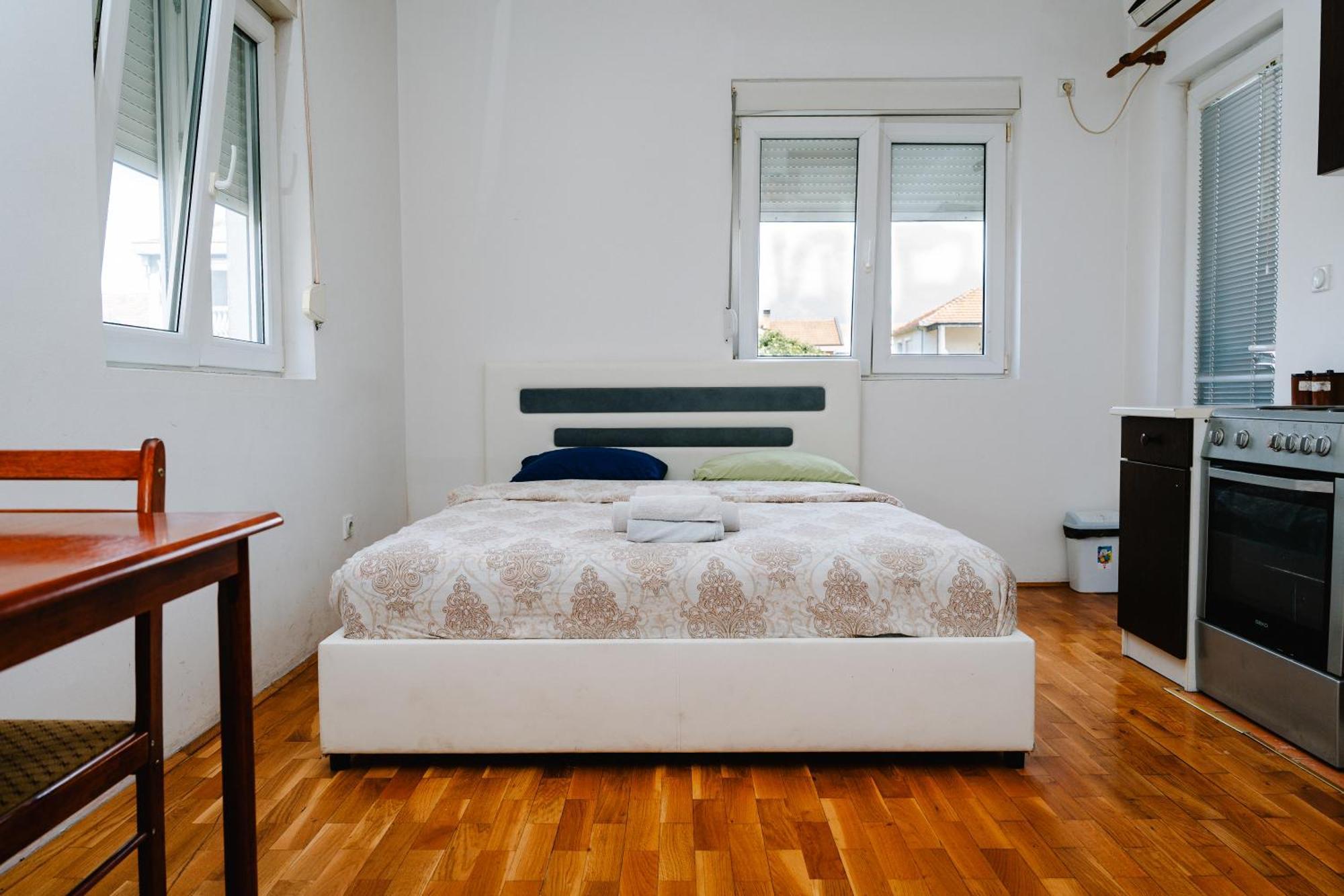 Stex Apartment *